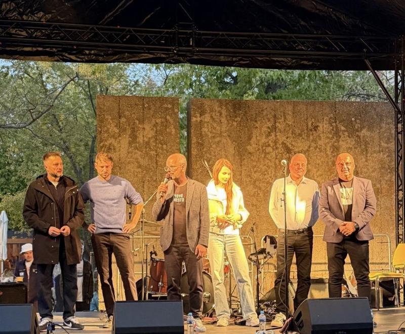 Vallo, Šimečka, Čupka, Demokrati, Droba.
Bratislava
17.oktober 2026
